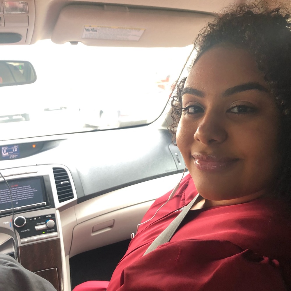 Meet your Posher, Adriana